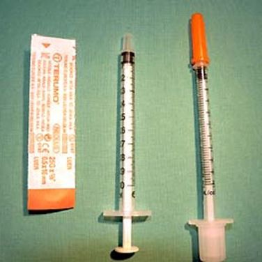 Choose the smallest syringe and needle possible, to reduce pain on injection to a minimum.