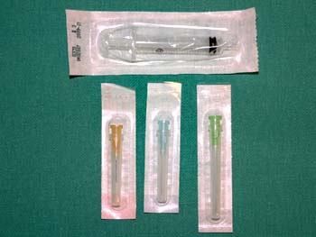 25-gauge (0.5 x 16 mm), and 23-gauge (0.6 x 25 mm) needles are recommended for this procedure.
The 21-gauge (0.8 x 40mm) is only used if the fluid to be injected is very viscous.