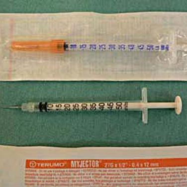 Equipment used for subcutaneous injections.

Insulin syringe with 27G / 0.4mm needle.